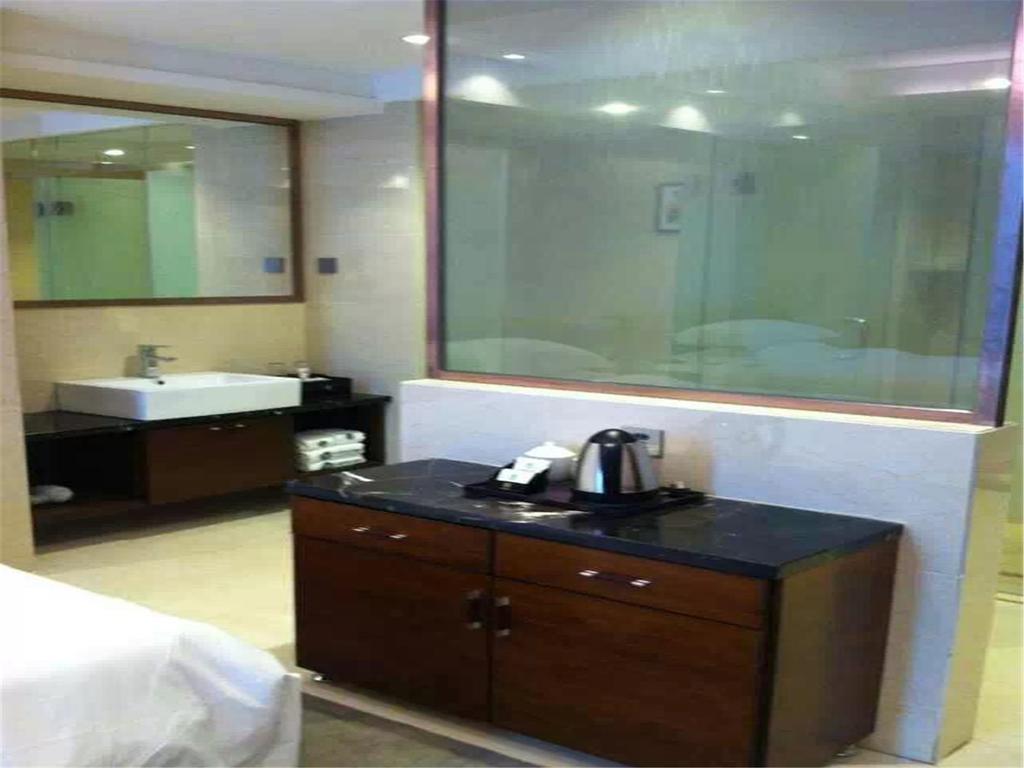 The Century Hotel Zhongshan  Εξωτερικό φωτογραφία